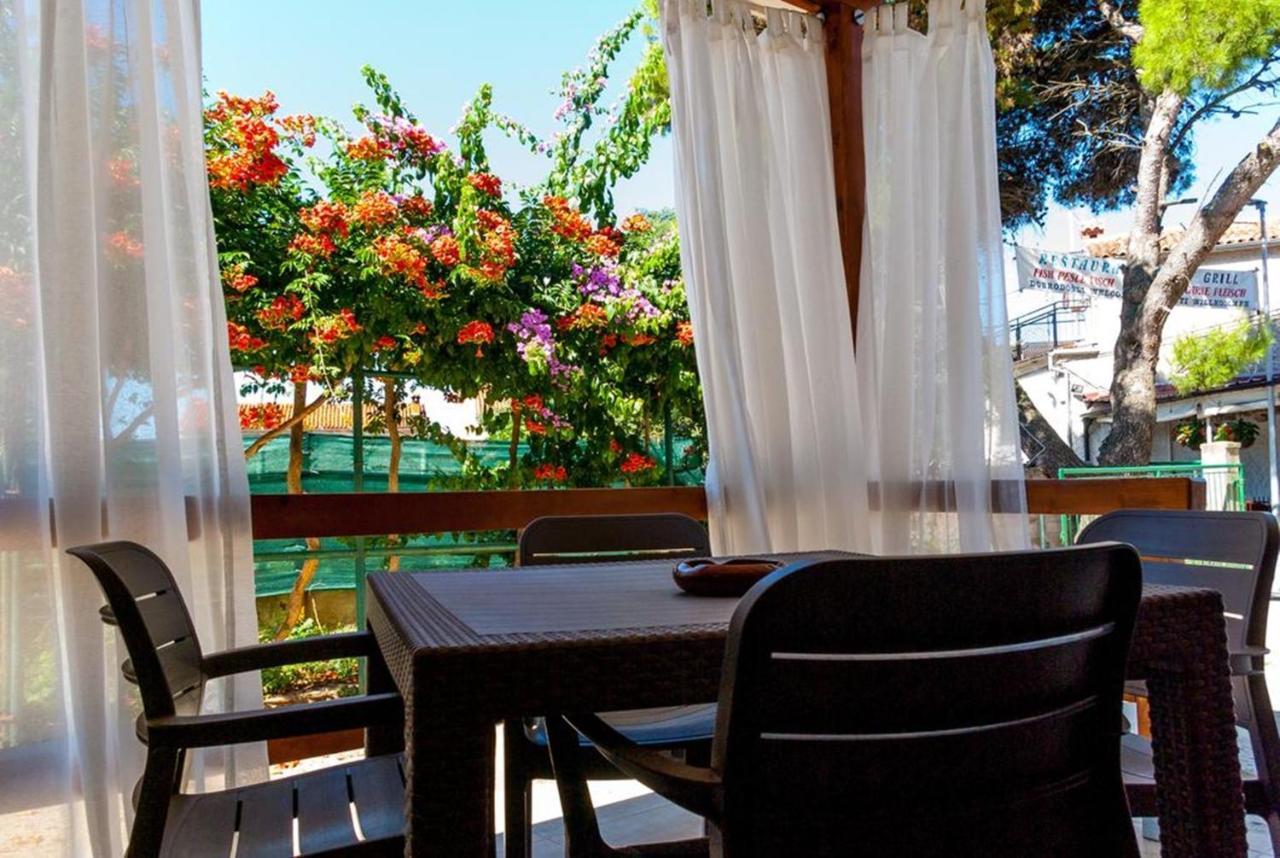 Villa Mediterranea - Apartments Medolino Esterno foto