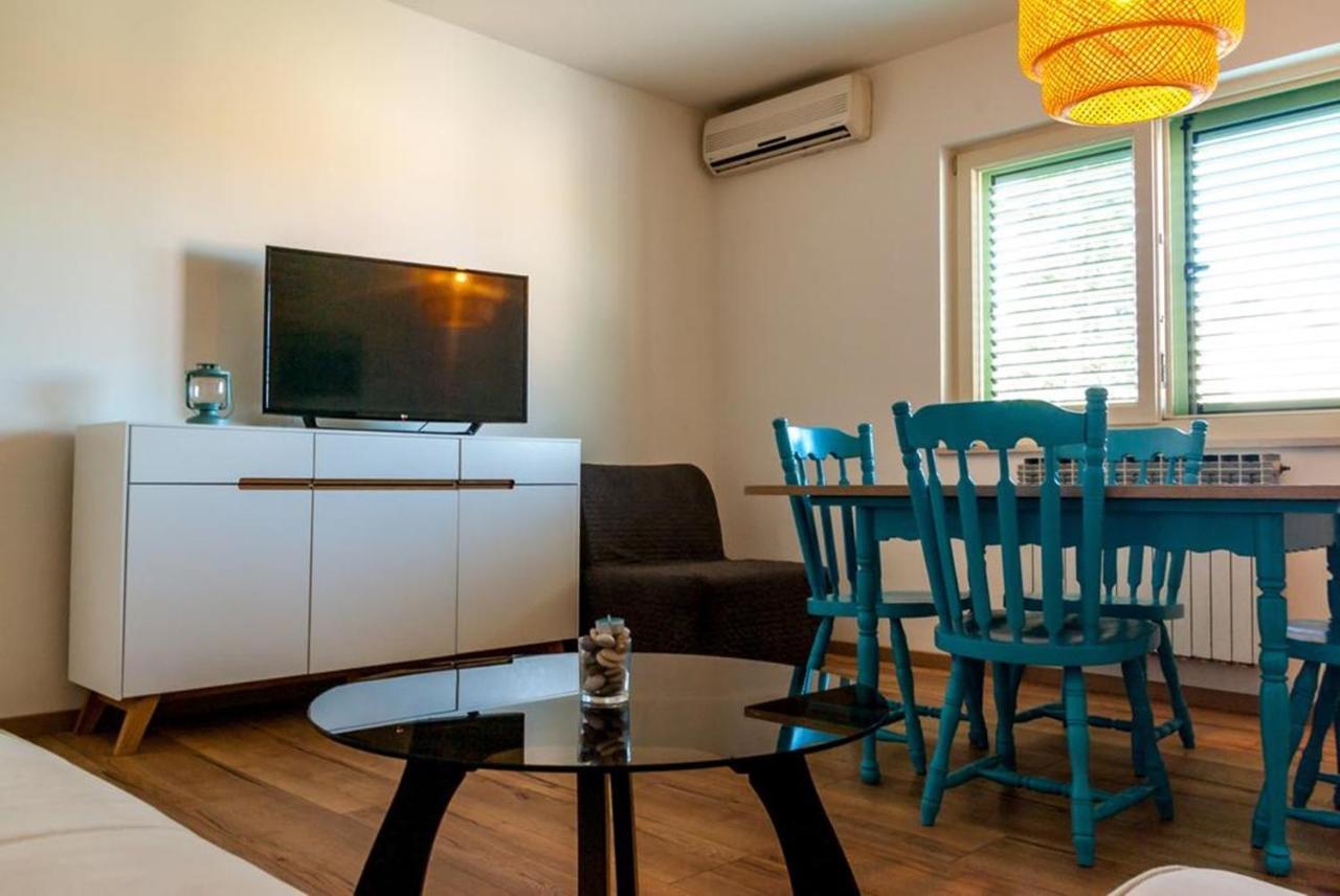 Villa Mediterranea - Apartments Medolino Esterno foto